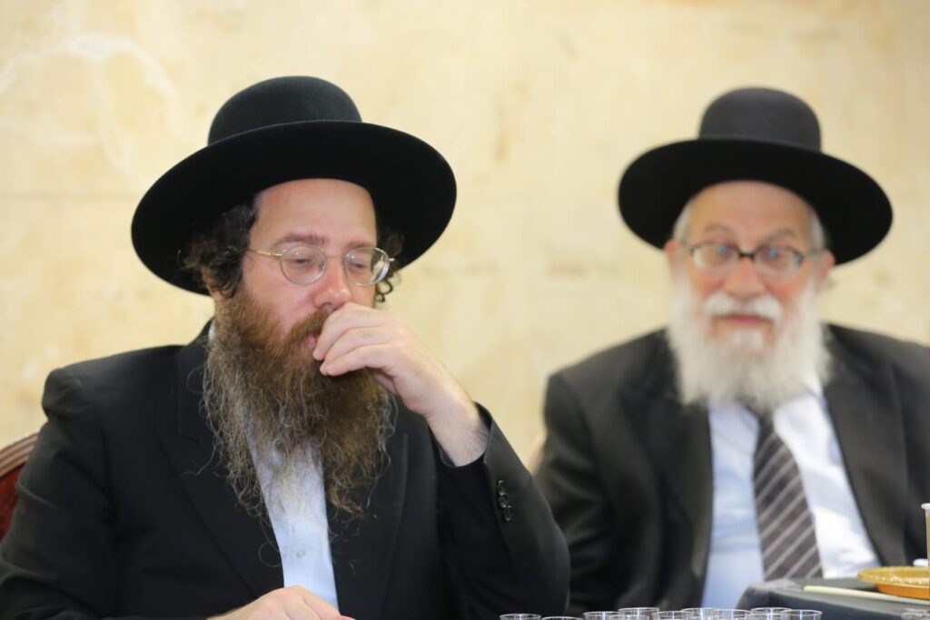 הגאון רבי עמרם פריד אירס את בנו