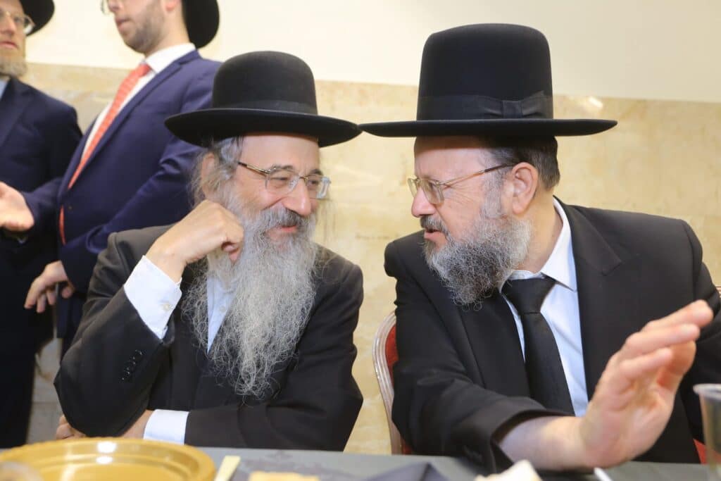 הגאון רבי עמרם פריד אירס את בנו