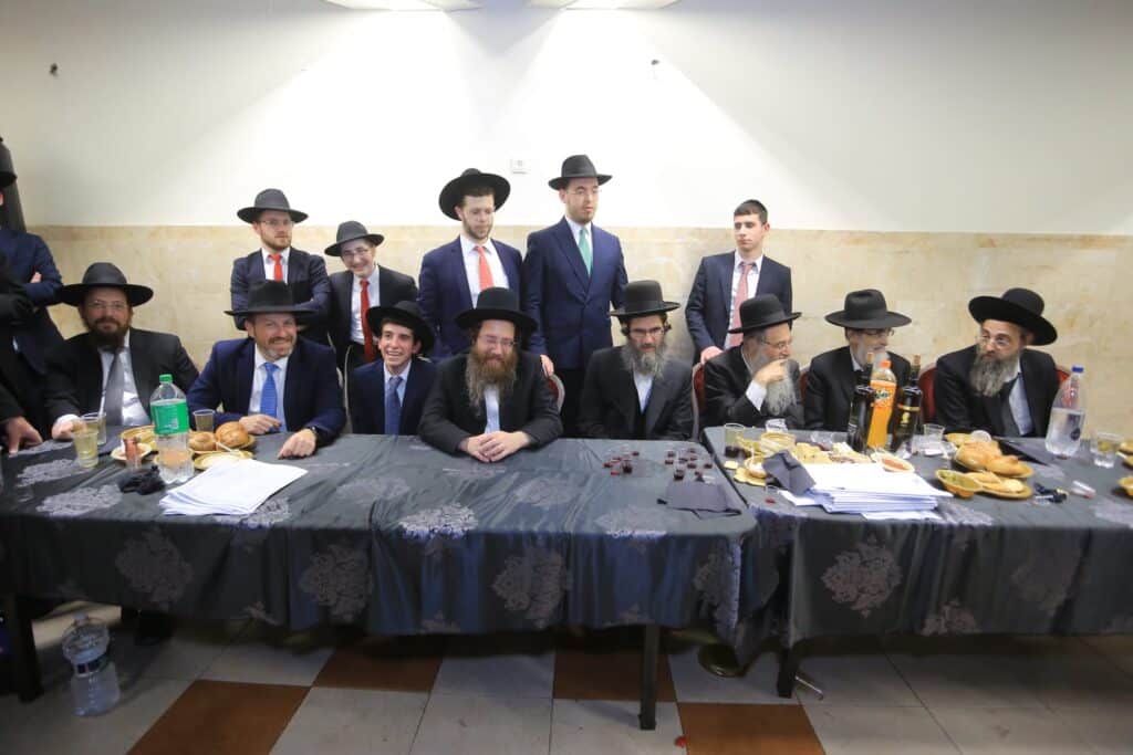 הגאון רבי עמרם פריד אירס את בנו