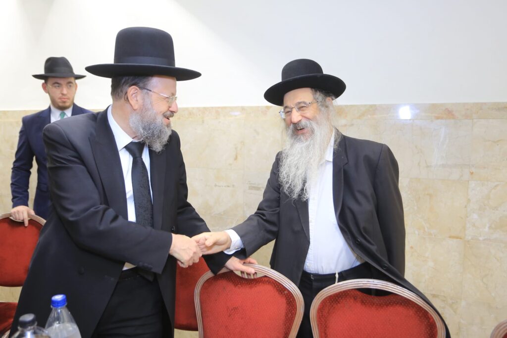 הגאון רבי עמרם פריד אירס את בנו