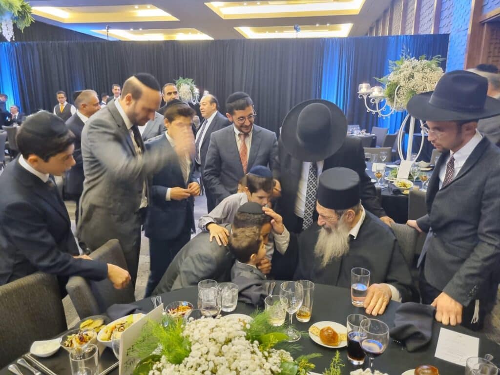 מקסיקו קיבלה בהתרגשות פני את חכם ניסים בן שמעון