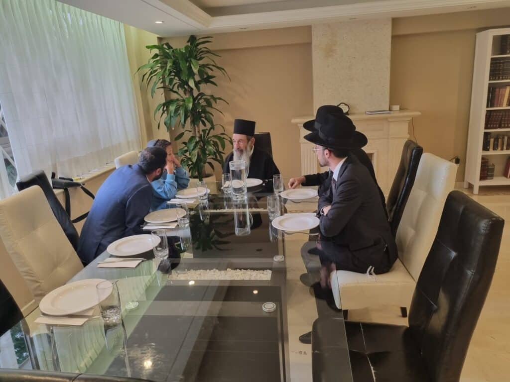 מקסיקו קיבלה בהתרגשות פני את חכם ניסים בן שמעון