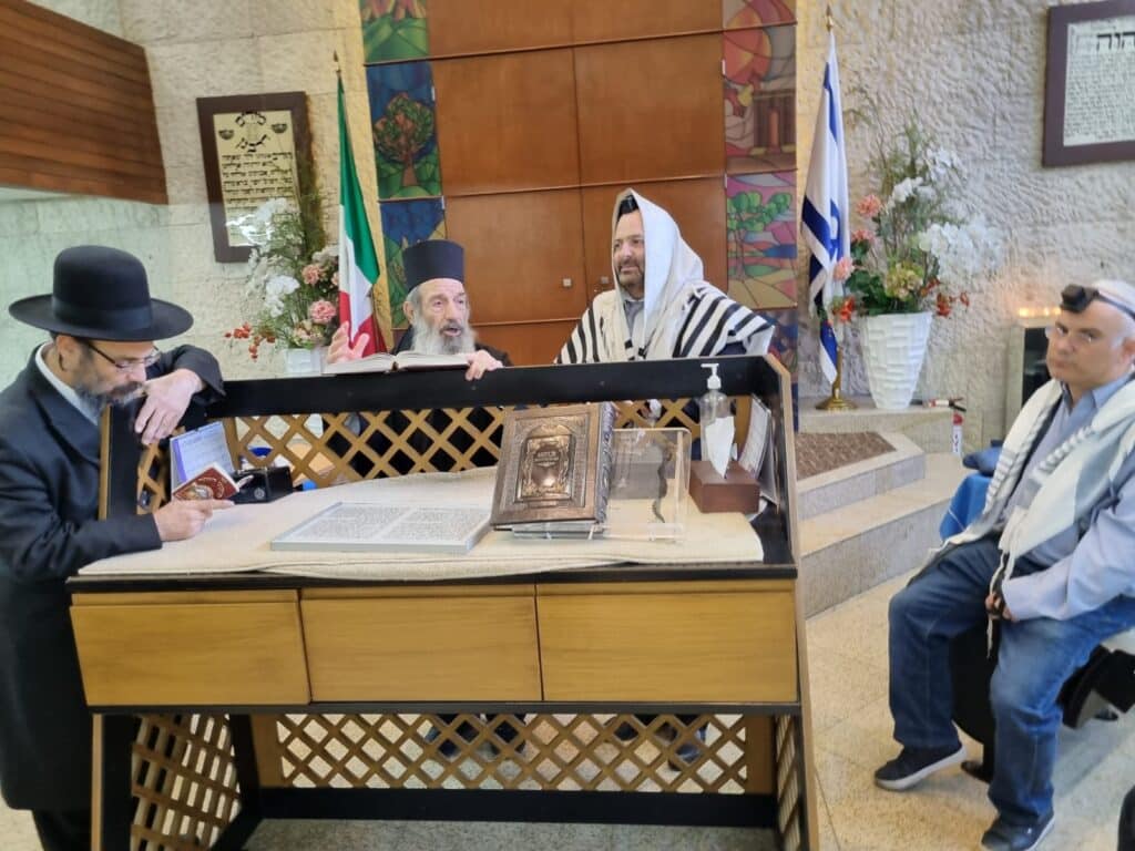 מקסיקו קיבלה בהתרגשות פני את חכם ניסים בן שמעון