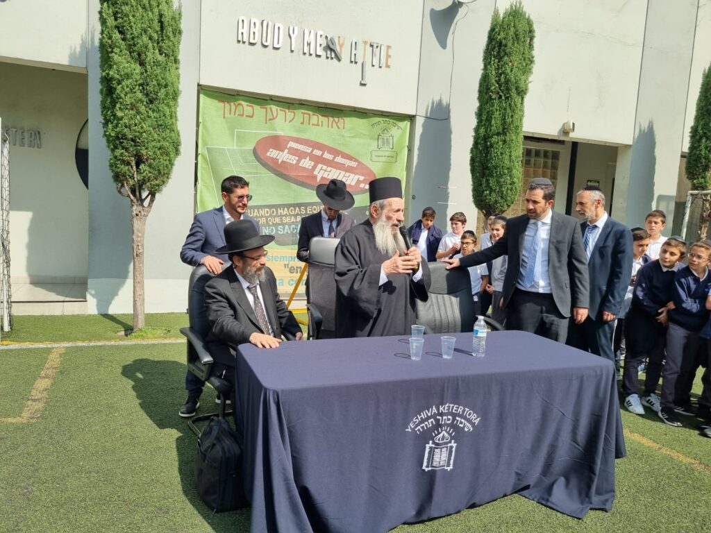 מקסיקו קיבלה בהתרגשות פני את חכם ניסים בן שמעון