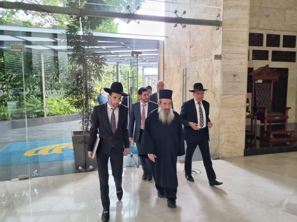 מקסיקו קיבלה בהתרגשות פני את חכם ניסים בן שמעון