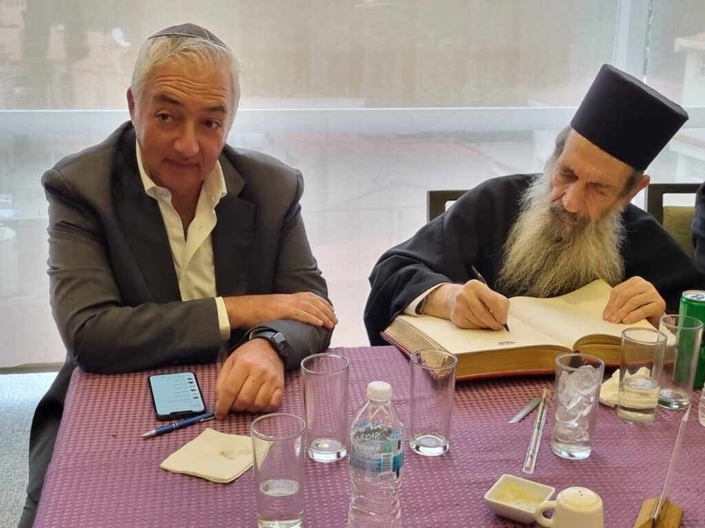 מקסיקו קיבלה בהתרגשות פני את חכם ניסים בן שמעון