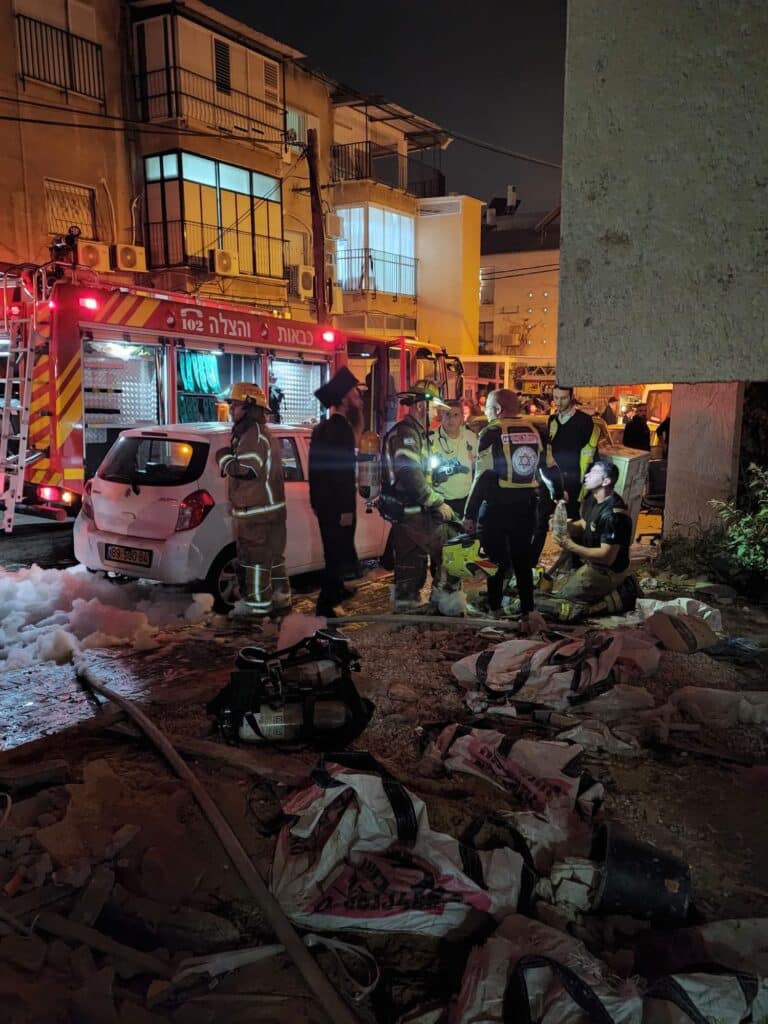 ליל שבת: שריפת ענק כילתה את הדירה