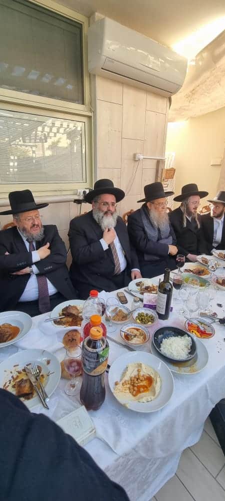 אדמו"רים הראשל"צ וחברי ה'מועצת': המונים בחתונת בתו של הרב ישראל אברג'ל | גלריה מרהיבה