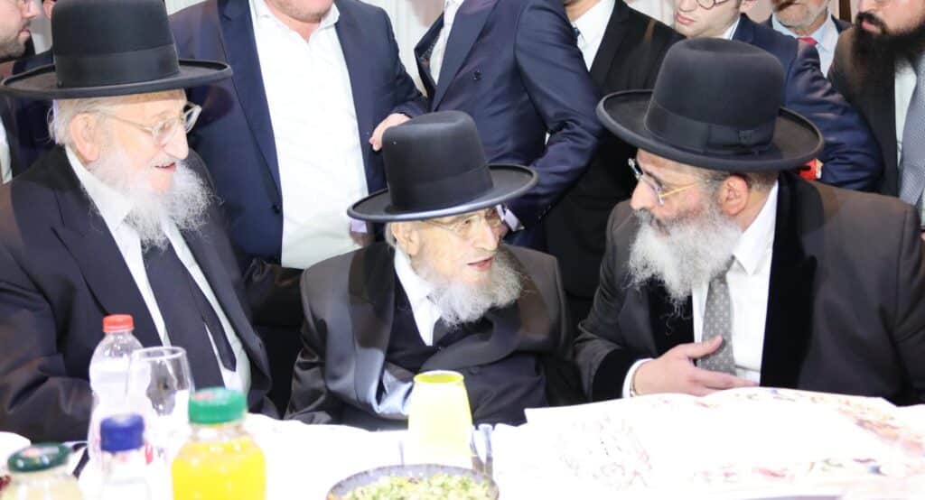 אדמו"רים הראשל"צ וחברי ה'מועצת': המונים בחתונת בתו של הרב ישראל אברג'ל | גלריה מרהיבה