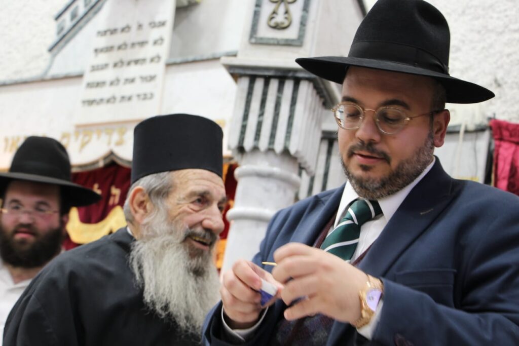 בחורי הישיבה חגגו חנוכה עם חכם בן שמעון