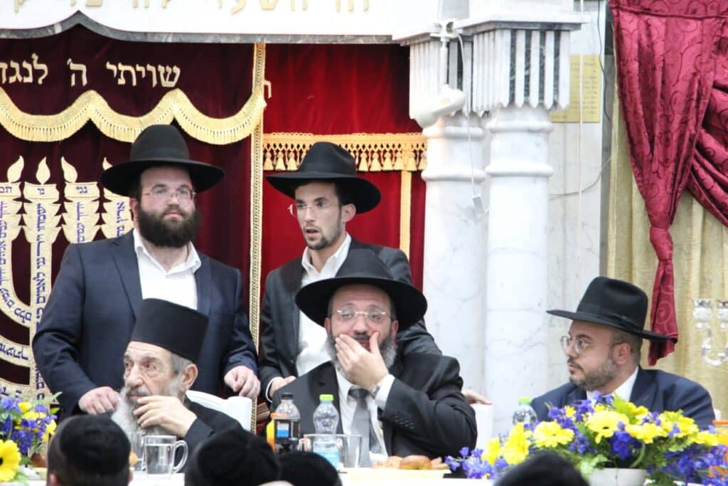 בחורי הישיבה חגגו חנוכה עם חכם בן שמעון