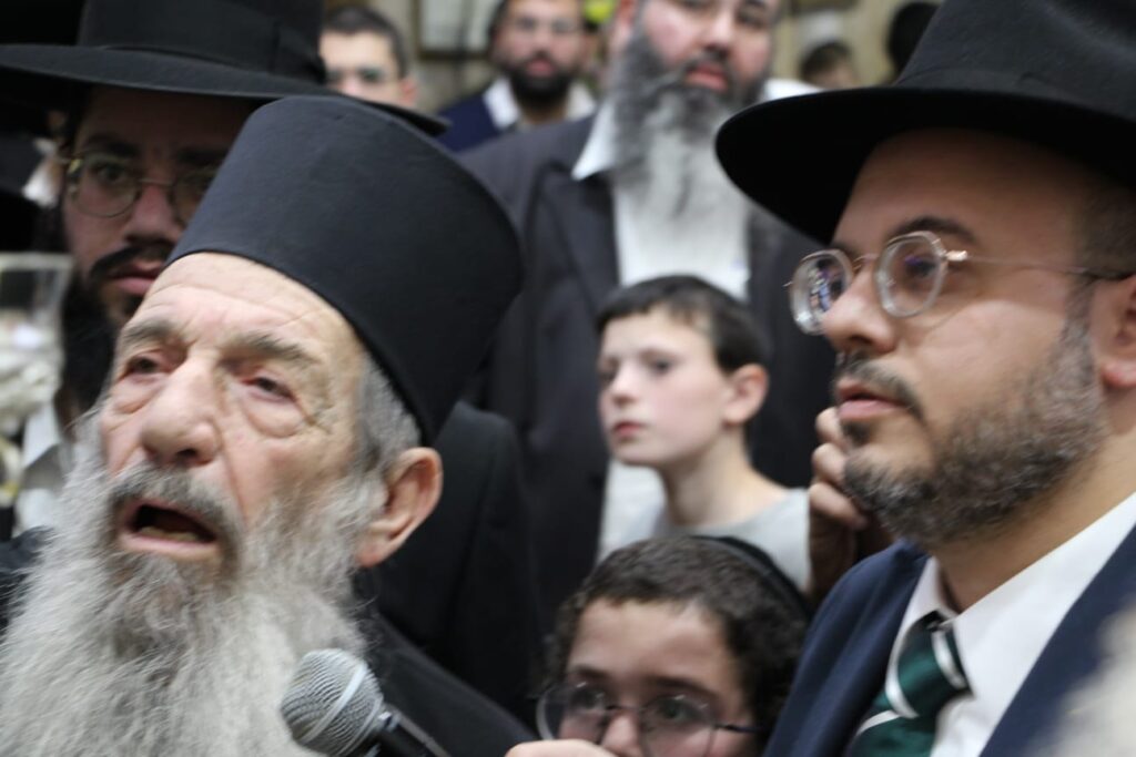 בחורי הישיבה חגגו חנוכה עם חכם בן שמעון