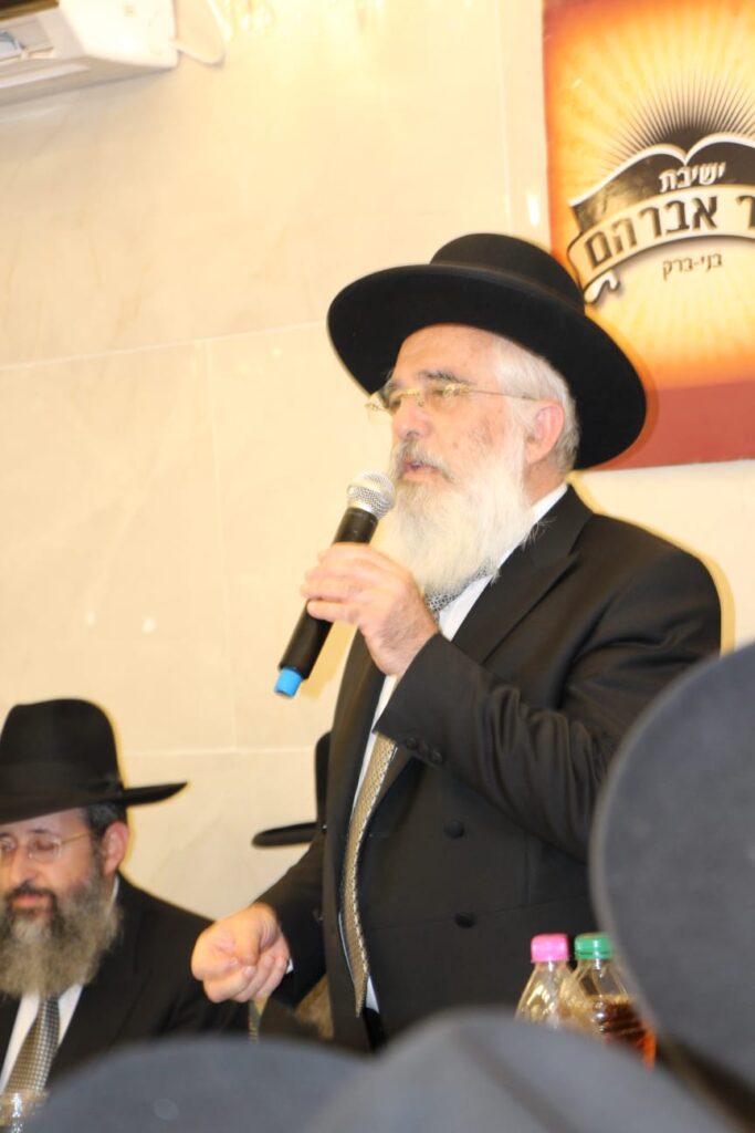 מסיבת חנוכה בישיבת 'אור אברהם'