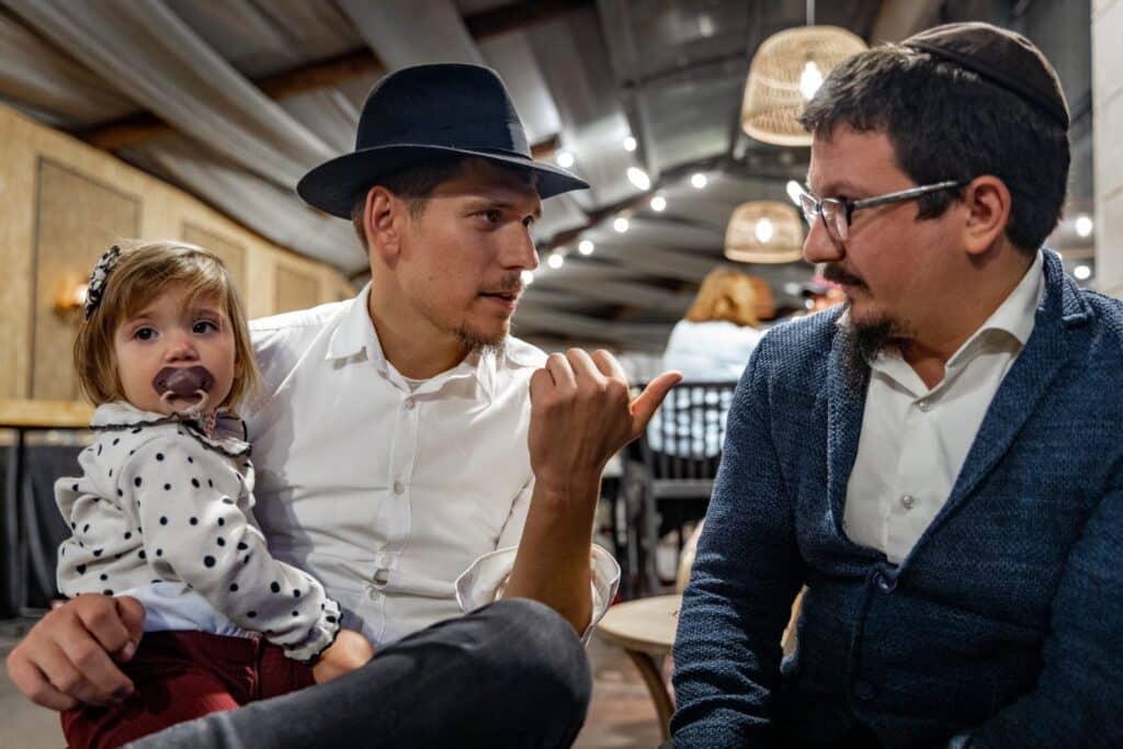 'מגה חנוכה' לפליטי המלחמה שהתקיים בישראל