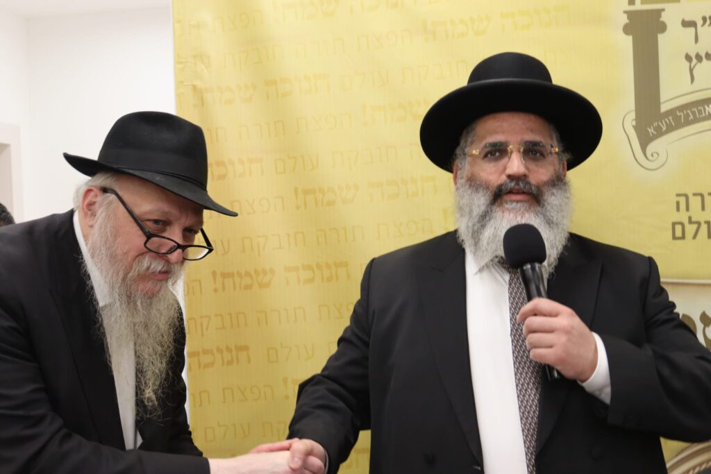 גלריה: מסיבת חנוכה אצל הגר"י אברג'ל