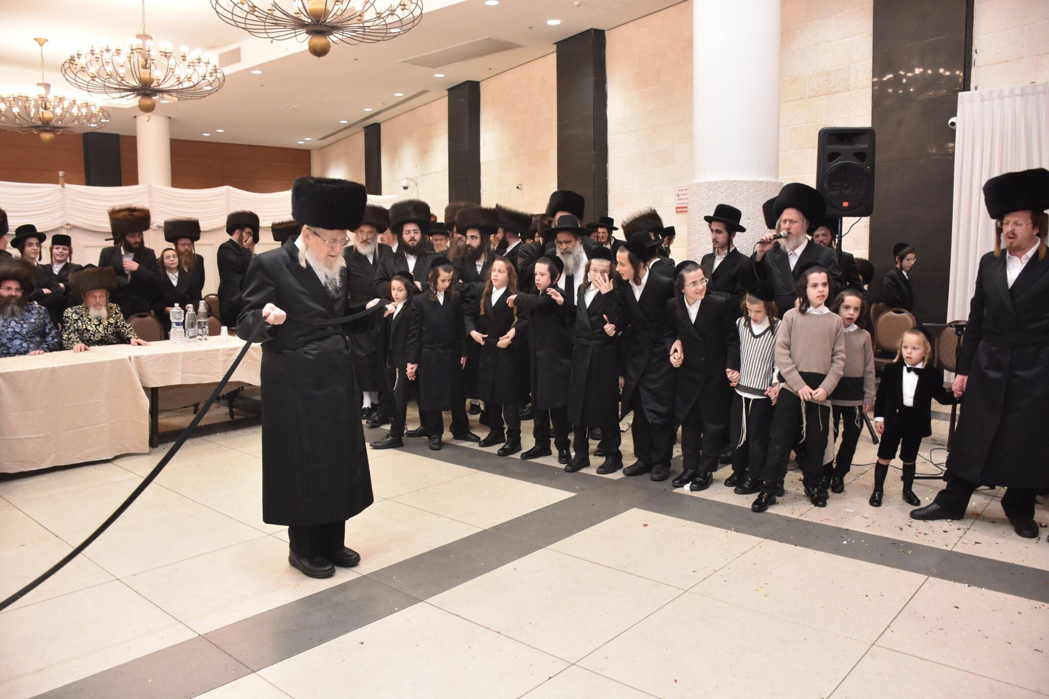 גלריה: שמחת החתונה לנכד האדמו"ר מטשאקאווא