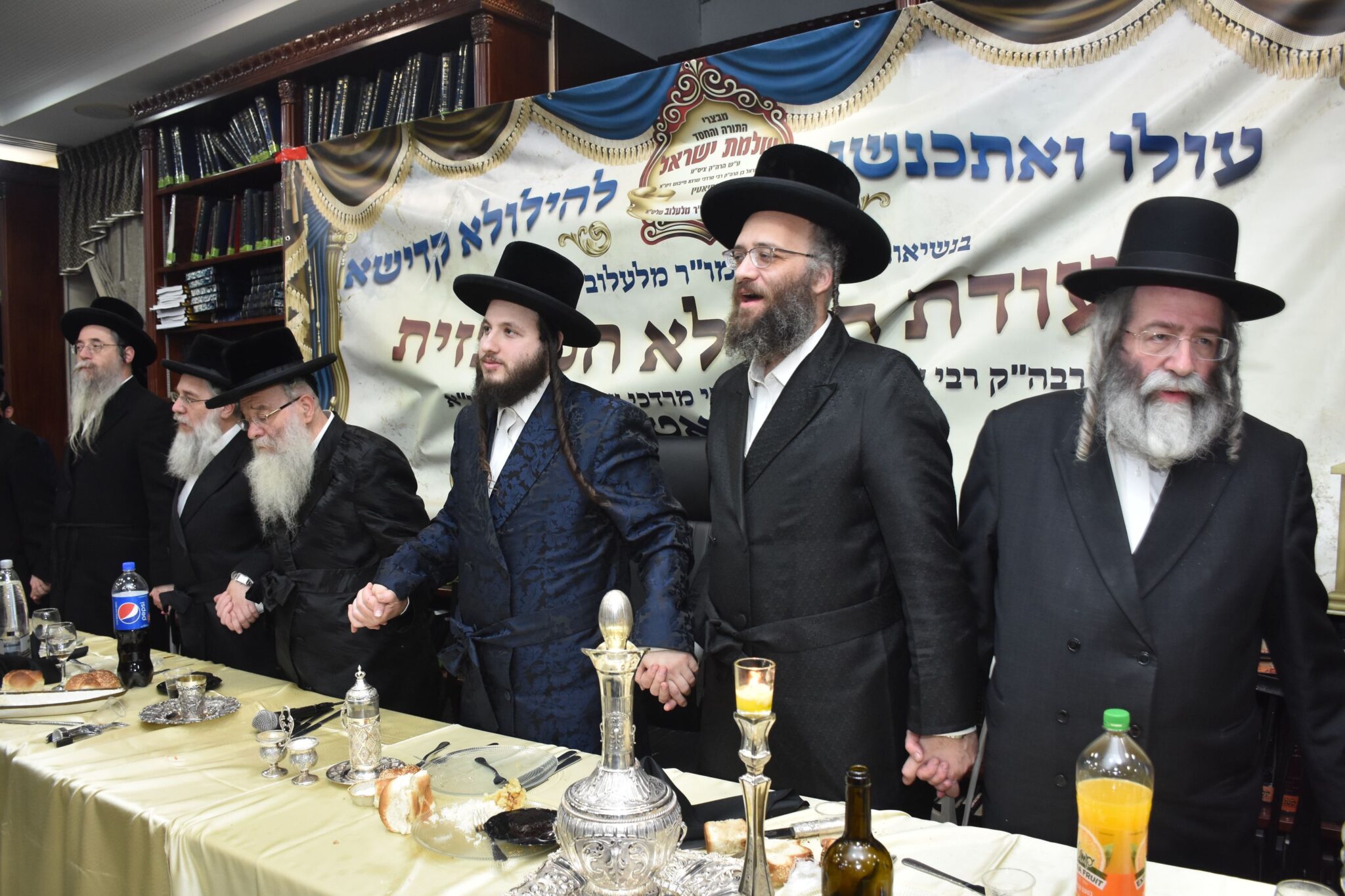 האדמו"ר מלעלוב ערך טיש בבית מדרשו