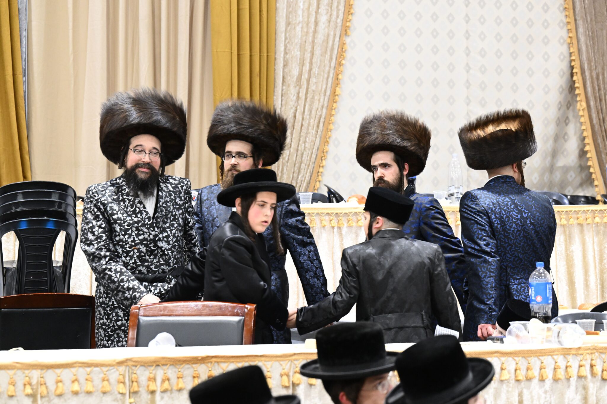 בצאנז חגגו בר מצווה לנכד האדמו"ר