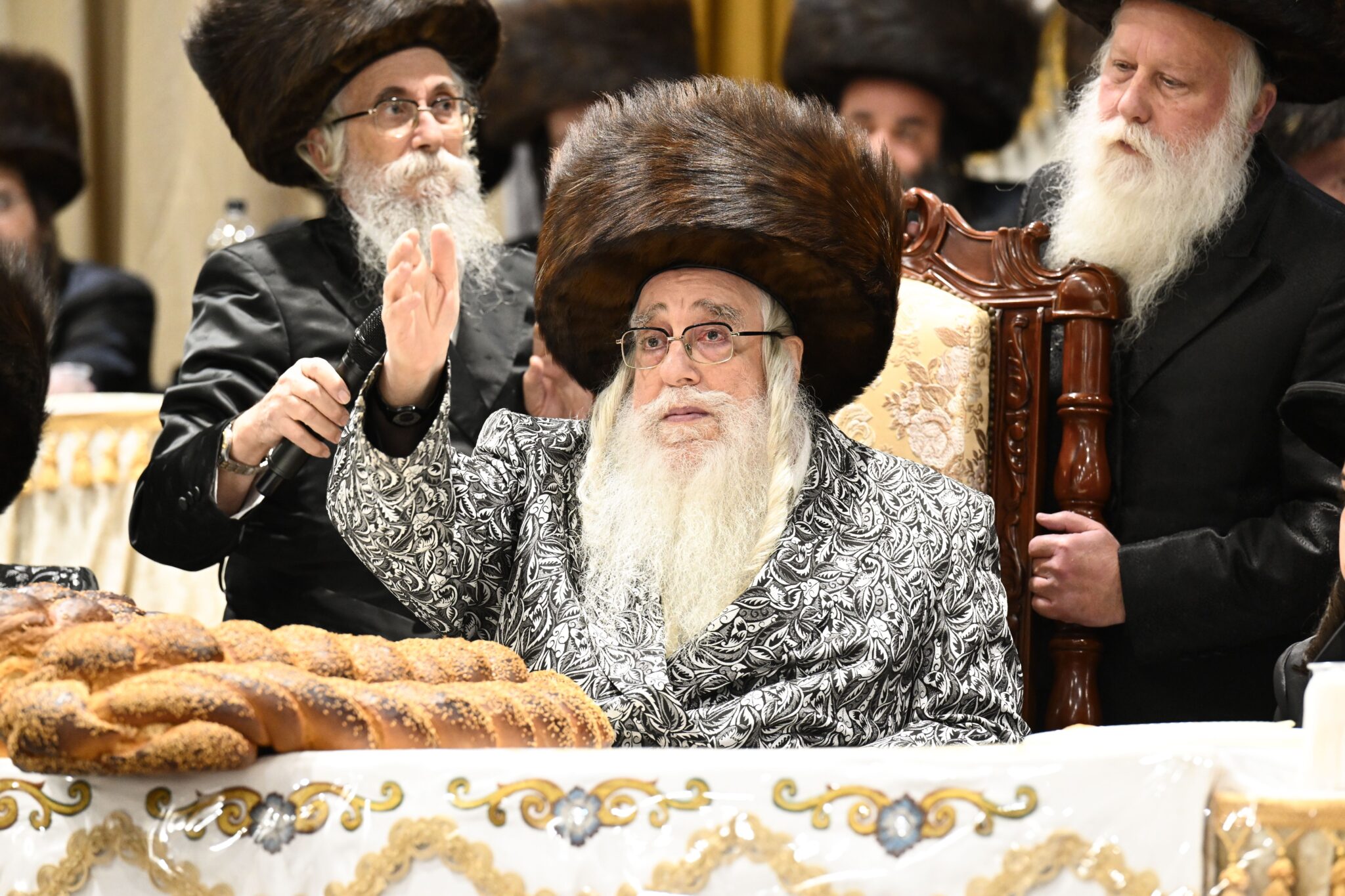 בצאנז חגגו בר מצווה לנכד האדמו"ר