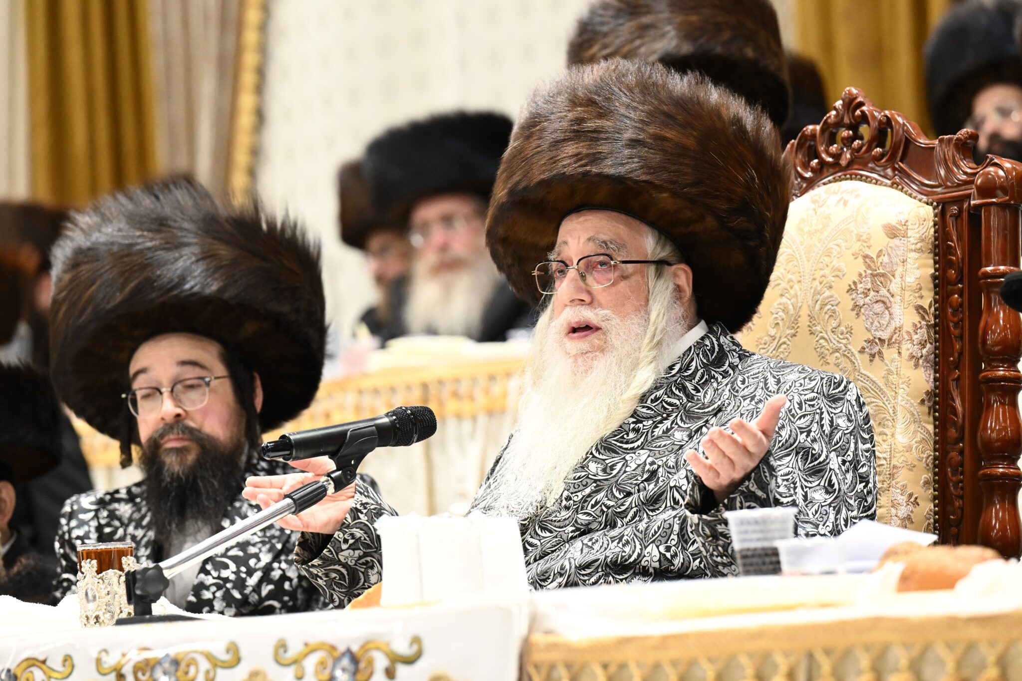 בצאנז חגגו בר מצווה לנכד האדמו"ר