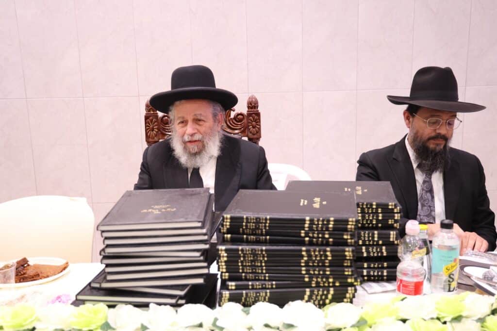  ראש הישיבה כתב הקדשות אישיות לכותבי החבורות