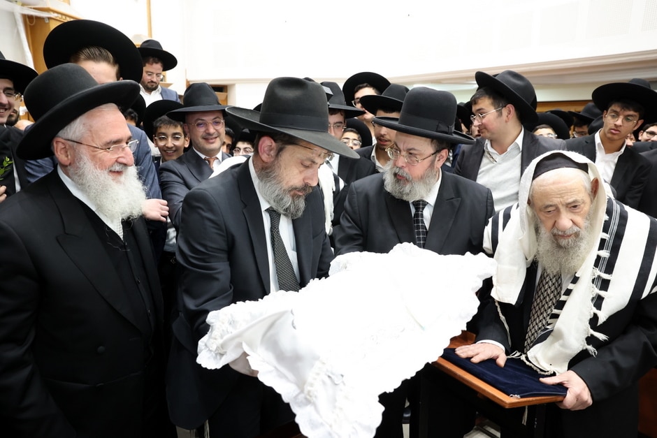 ראש הישיבה והדיין הכניסו את נכדם המשותף בבריתו של אאע"ה