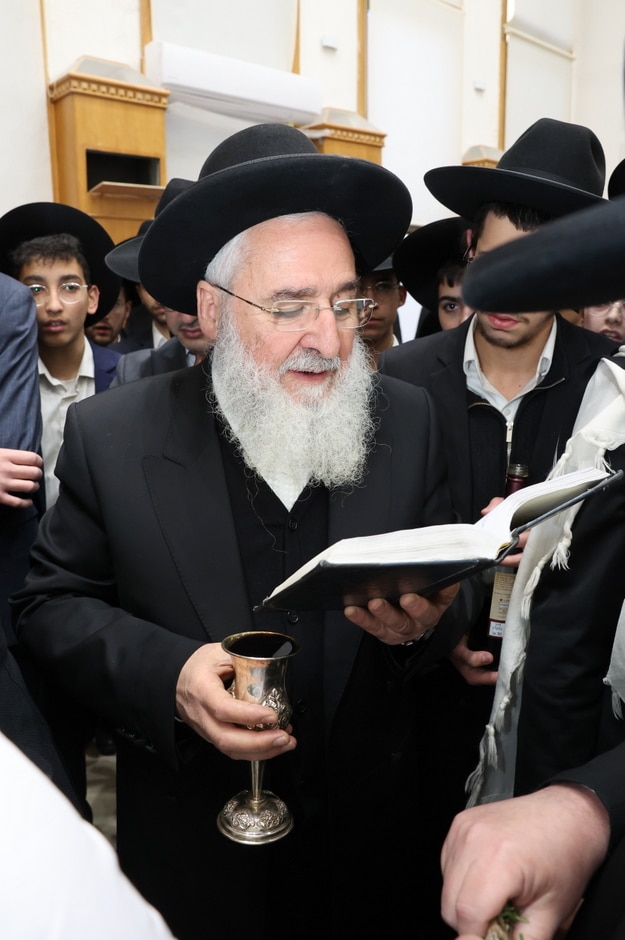 ראש הישיבה והדיין הכניסו את נכדם המשותף בבריתו של אאע"ה