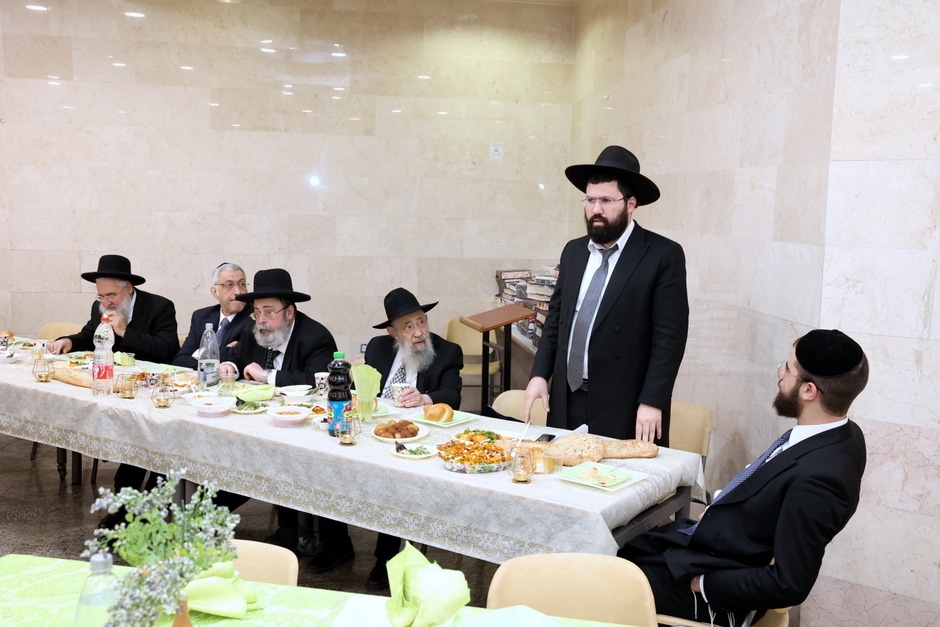 ראש הישיבה והדיין הכניסו את נכדם המשותף בבריתו של אאע"ה