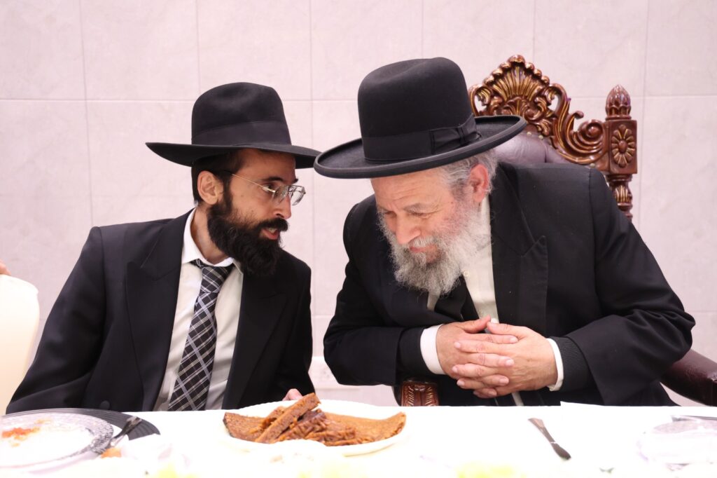  ראש הישיבה כתב הקדשות אישיות לכותבי החבורות