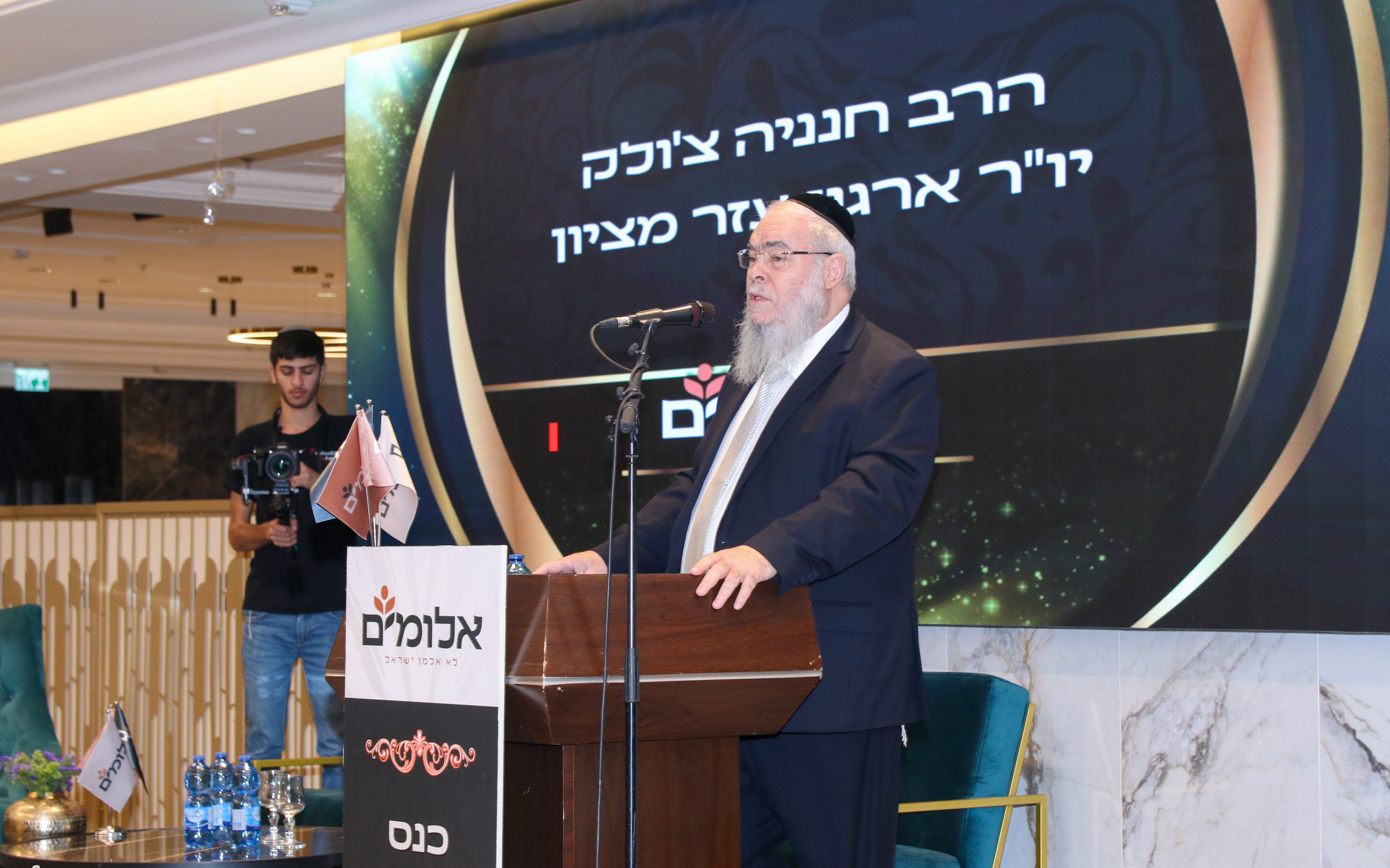 גלריה: האלמנים החרדים התאחדו סביב שולחן אחד