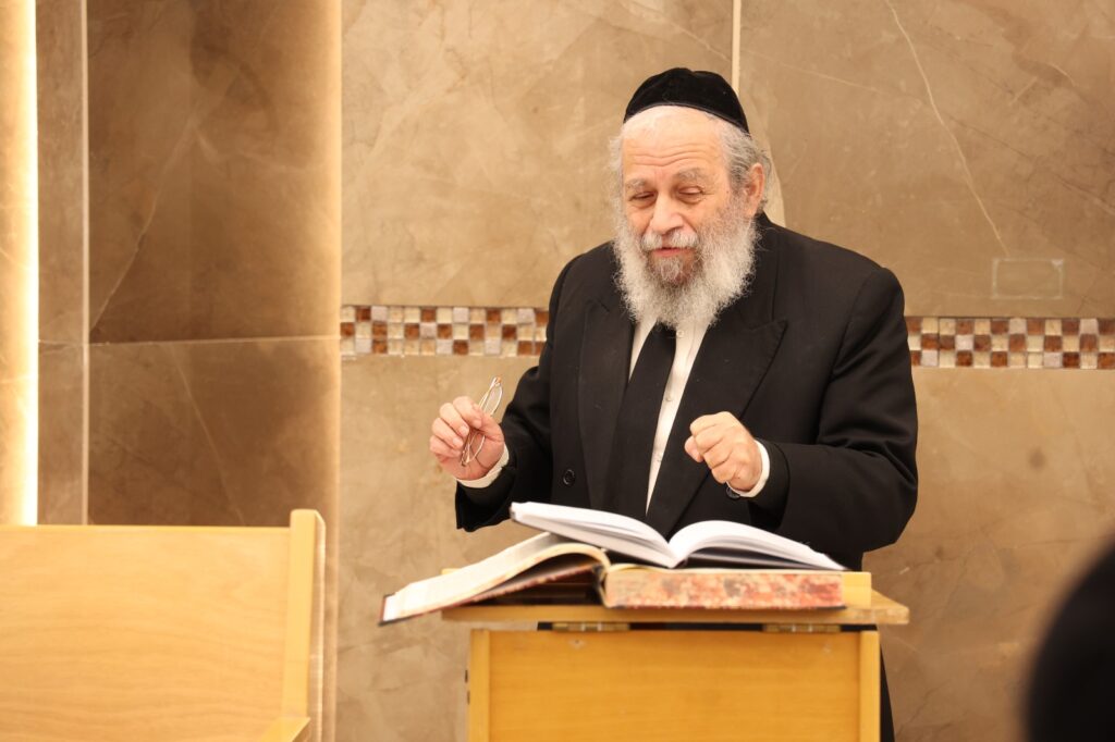  ראש הישיבה כתב הקדשות אישיות לכותבי החבורות