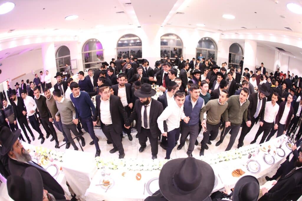  ראש הישיבה כתב הקדשות אישיות לכותבי החבורות