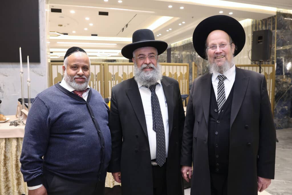 ראש הישיבה השיא את בן זקוניו • גלריה