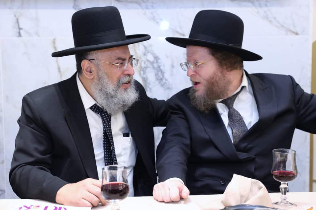 ראש הישיבה השיא את בן זקוניו • גלריה