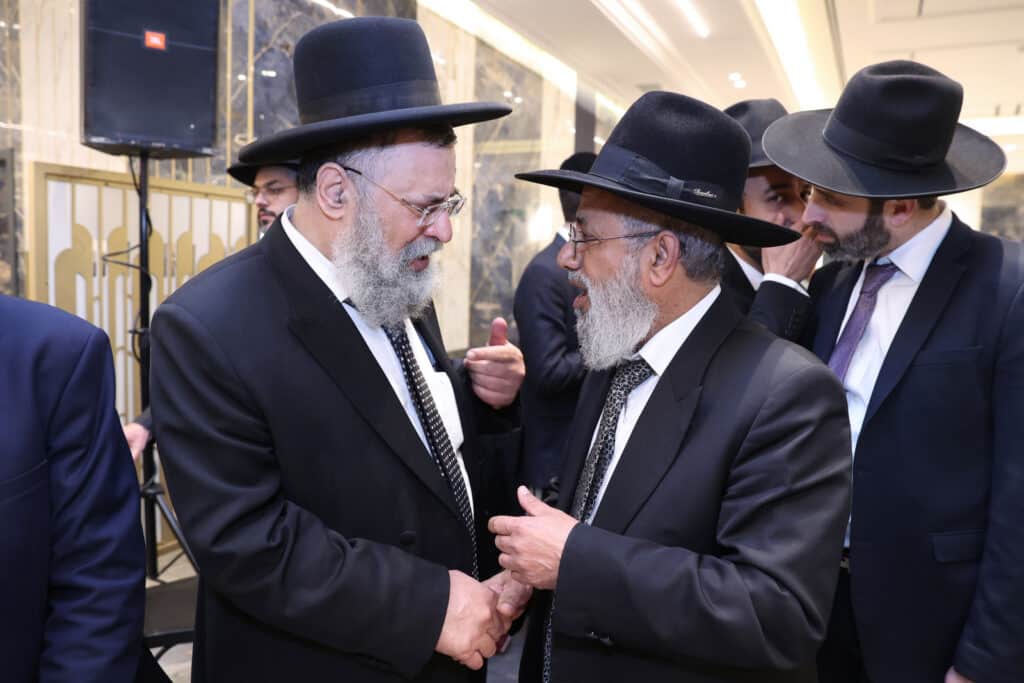 ראש הישיבה השיא את בן זקוניו • גלריה