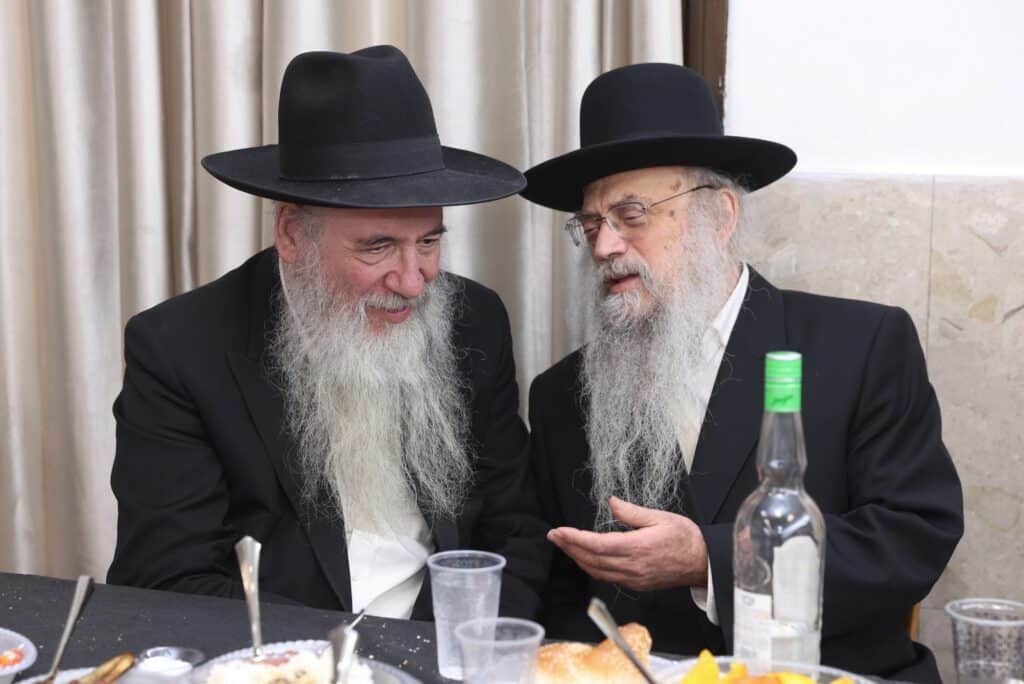 הקהילה הכניסה ס"ת ועצרה את ציר ז'בוטינסקי הסואן 