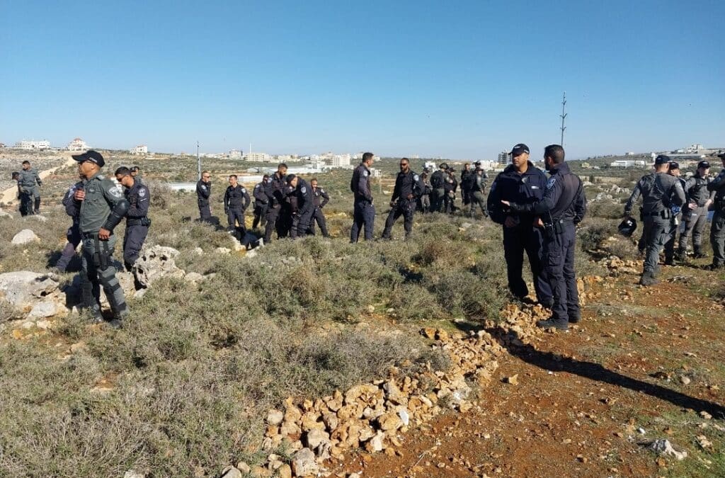 משבר קואליציוני: גלנט צפצף על סמוטריץ׳ ופינה את המאחז