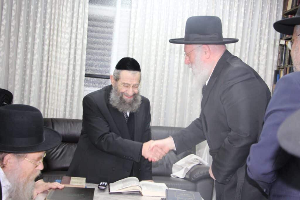 רבני בני ברק בכינוס בביתו של הרב הספרדי