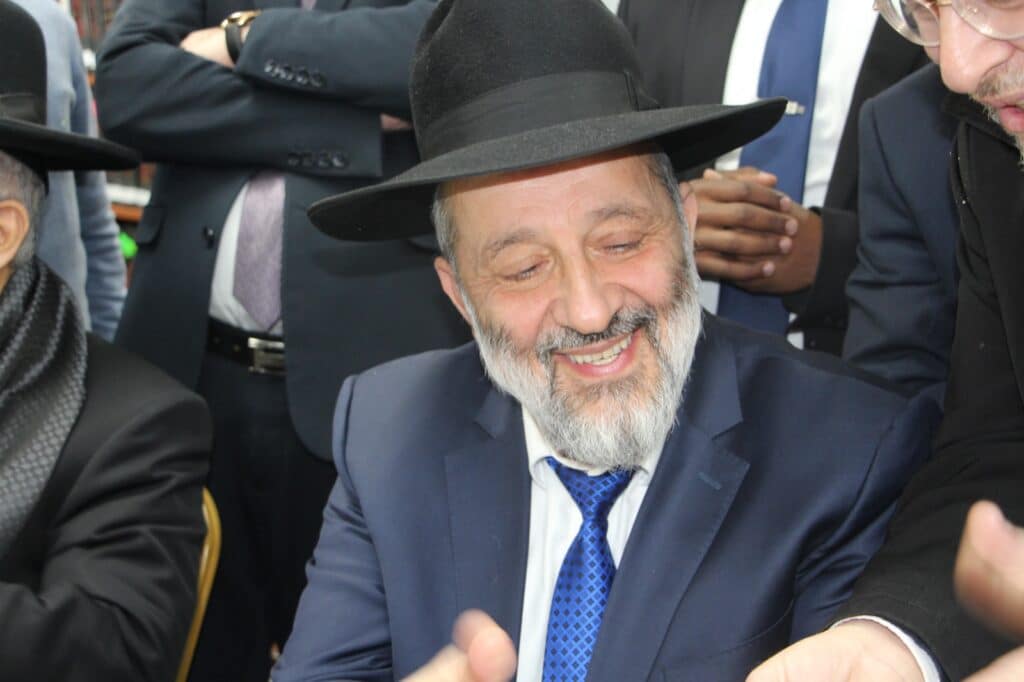 גלריה: ניחום האבלים בבית מרן הרב בעדני זצ"ל