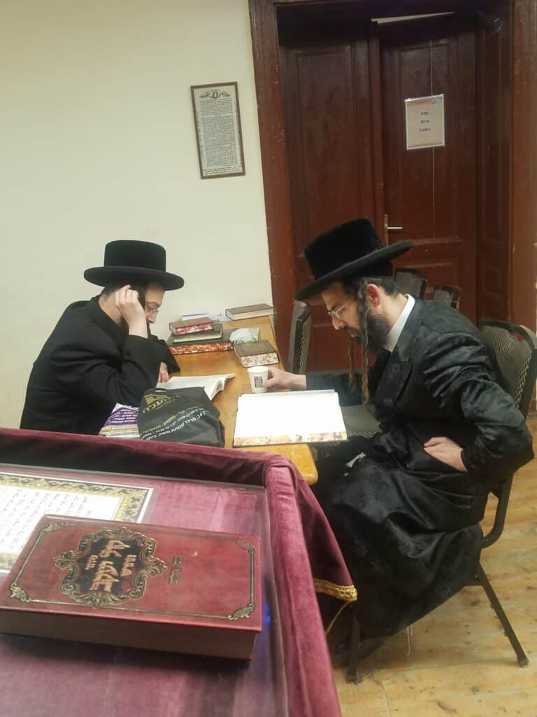 האדמו"ר מזוועהיל בציון רבי ישעיה'לה מקרעסטיר זיע"א