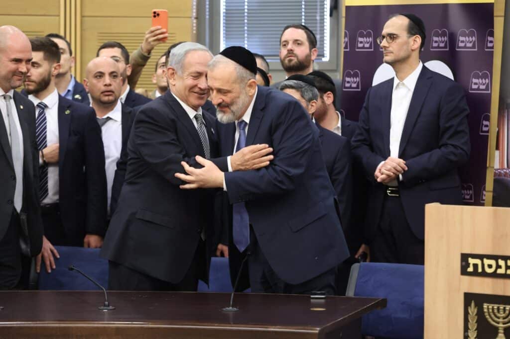 ראשי הקואליציה במכתב חריף ליועמ"שית: "נבצרות - ניסיון הפיכה"
