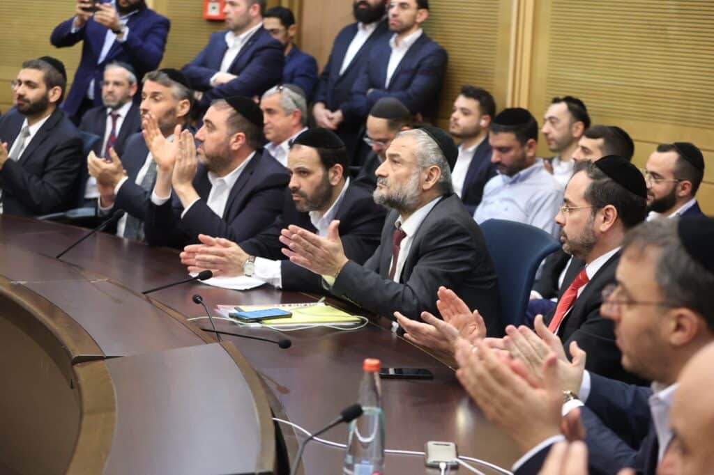 ראשי הקואליציה במכתב חריף ליועמ"שית: "נבצרות - ניסיון הפיכה"