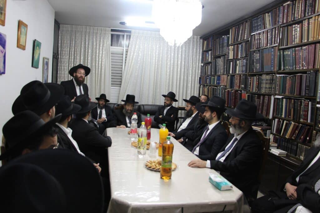 כינוס חירום בביתו של הגר"מ בן שמעון