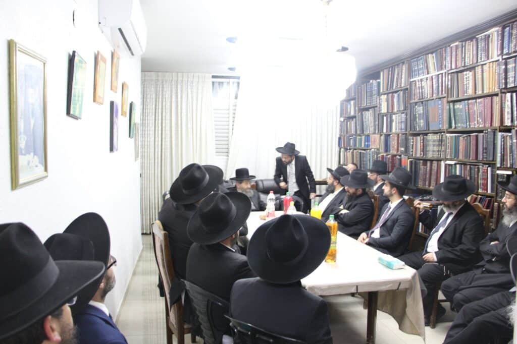 כינוס חירום בביתו של הגר"מ בן שמעון