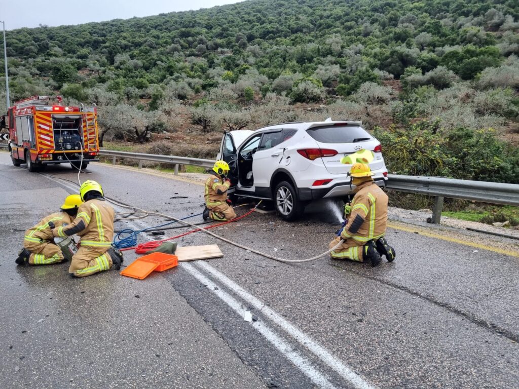 פגעי מזג האוויר: בלוני הגז נפלו על הכביש