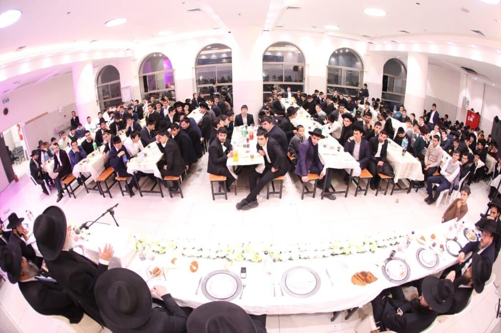  ראש הישיבה כתב הקדשות אישיות לכותבי החבורות