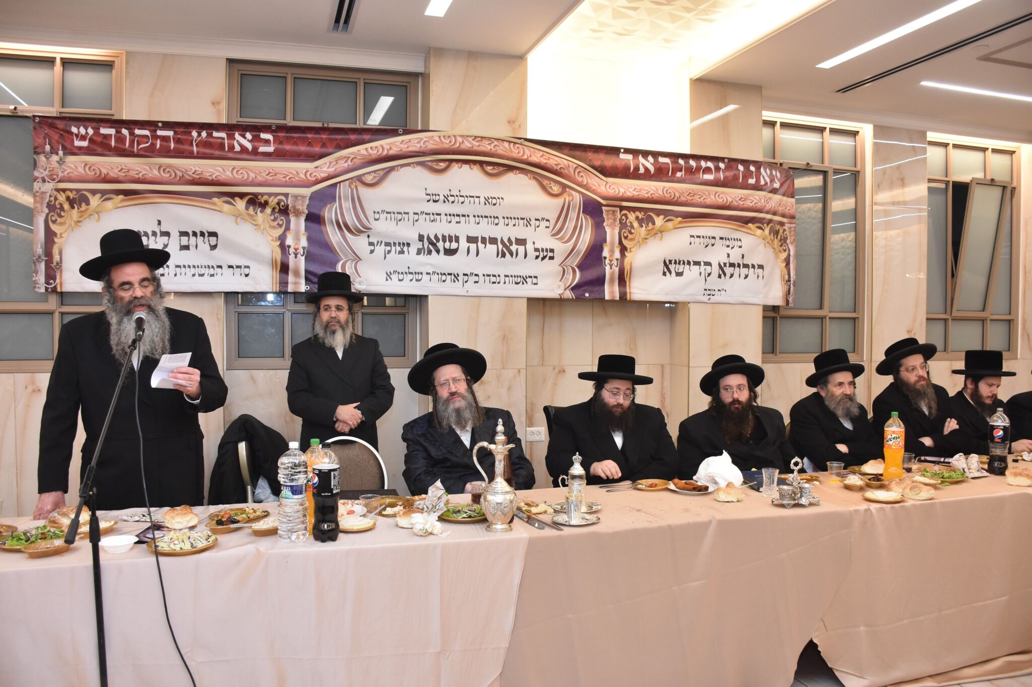 גלריה: הטיש של הרבי מצאנז זמיגרד גלריה: הטיש של הרבי מצאנז זמיגרד