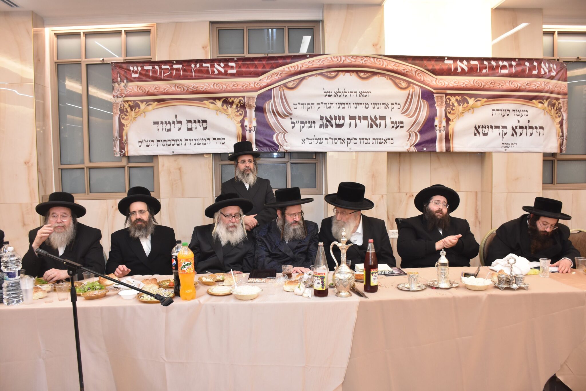 גלריה: הטיש של הרבי מצאנז זמיגרד גלריה: הטיש של הרבי מצאנז זמיגרד