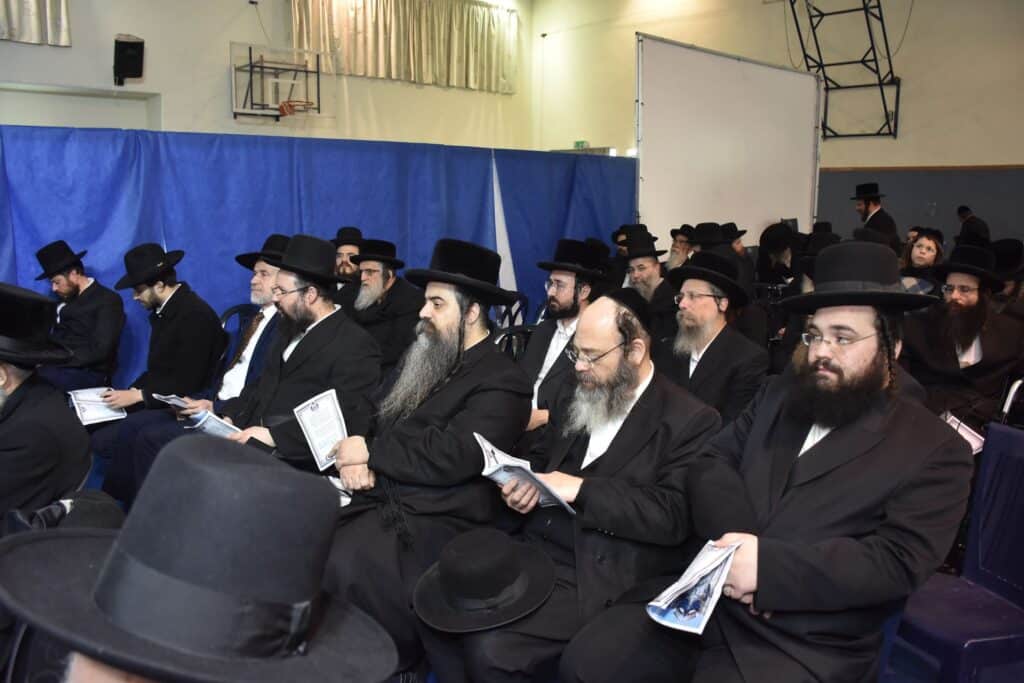 ההורים געו בבכי: מסיבת חומש לילדי ת"ת "חתם סופר"