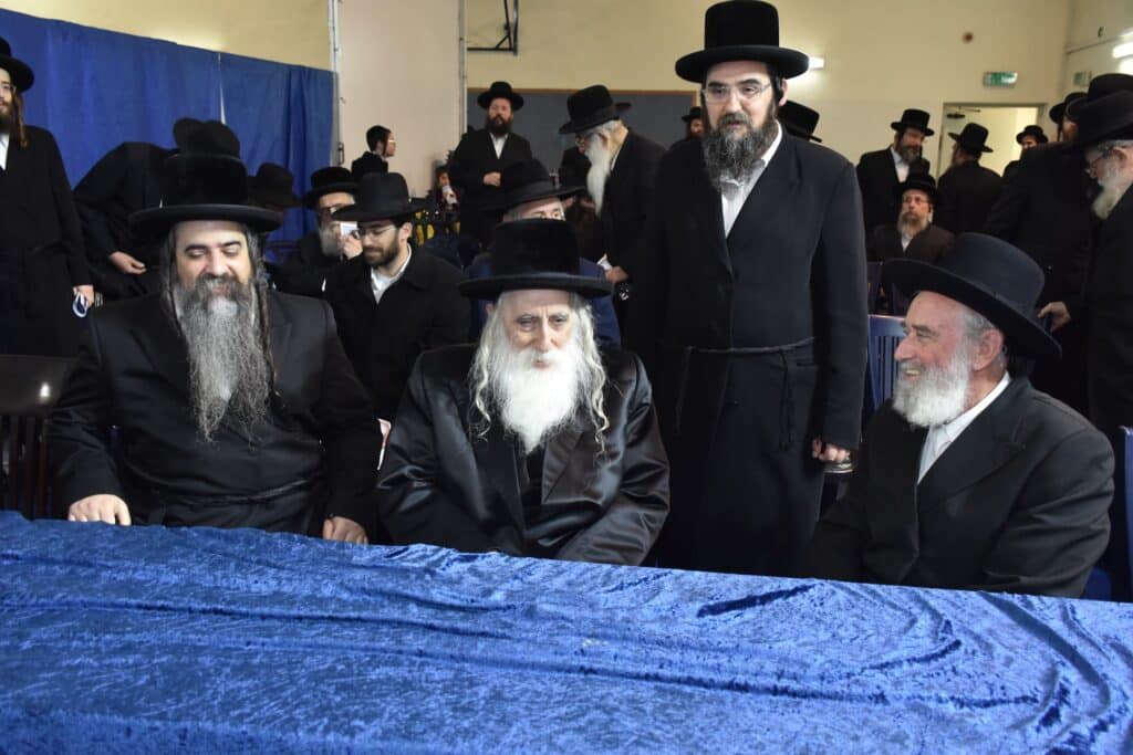 ההורים געו בבכי: מסיבת חומש לילדי ת"ת "חתם סופר"